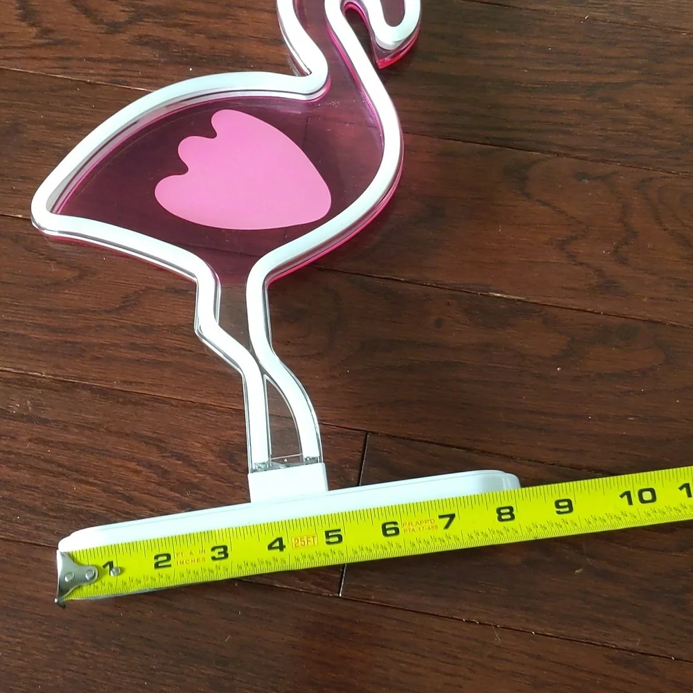 Flamingo/palm tree decor - Picture 8 of 8